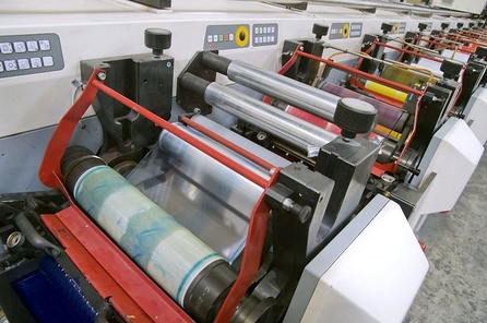 Печатать на пакетах флексопечать и шелкография